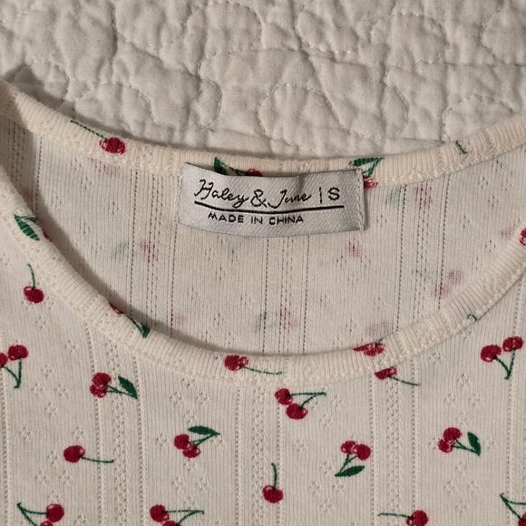 Haley & June White Cherry Ribbed Lettuce Edge Crop Top Shirt Size Small Baby Tee - Picture 3 of 6